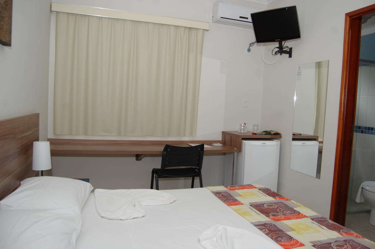 Morrinhos  Beira Lago Palace Hotel מראה חיצוני תמונה