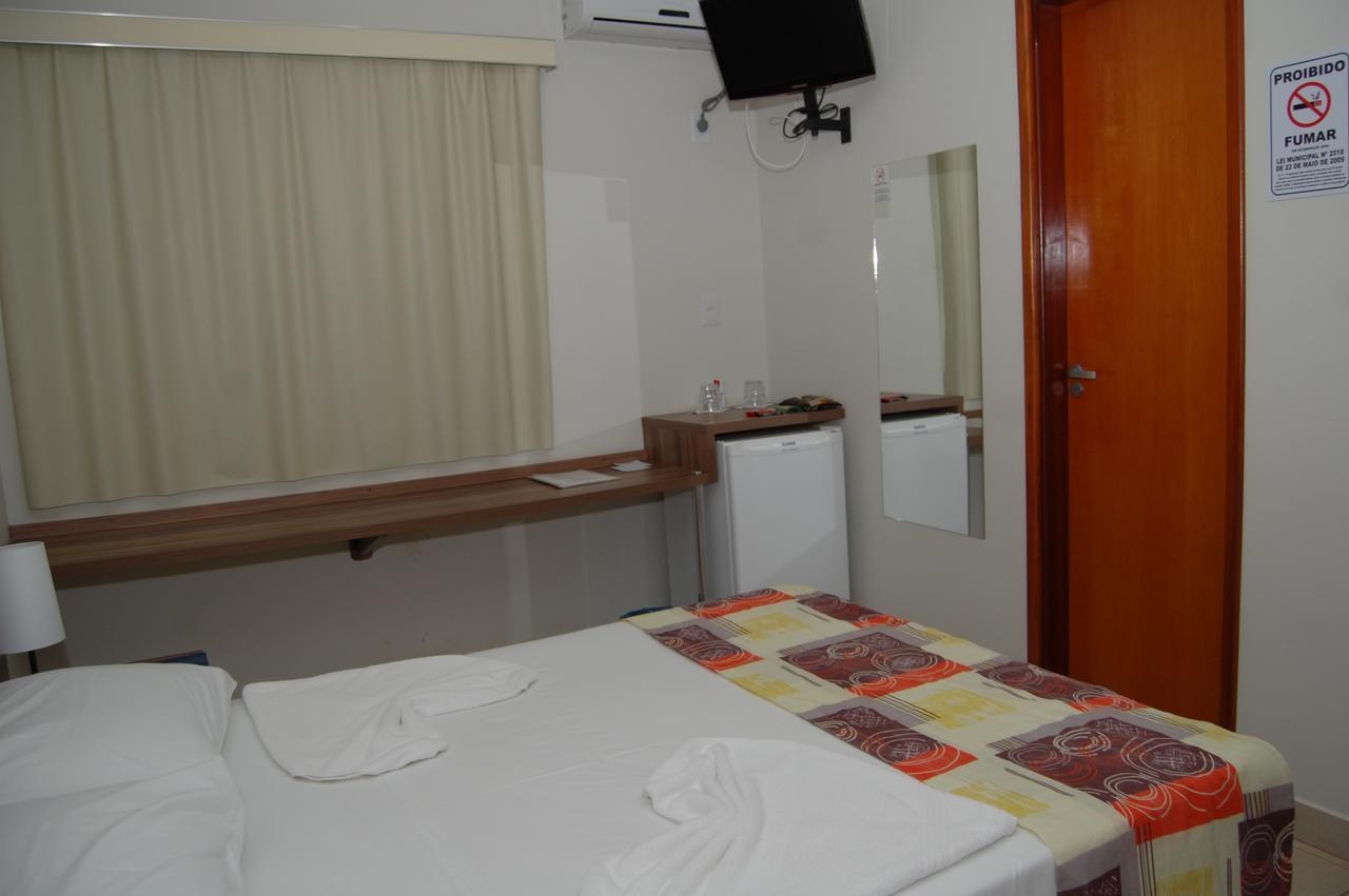 Morrinhos  Beira Lago Palace Hotel מראה חיצוני תמונה