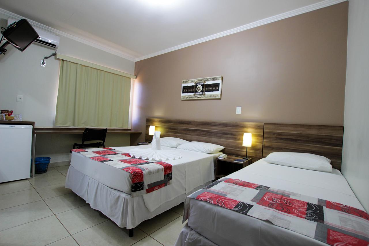 Morrinhos  Beira Lago Palace Hotel מראה חיצוני תמונה
