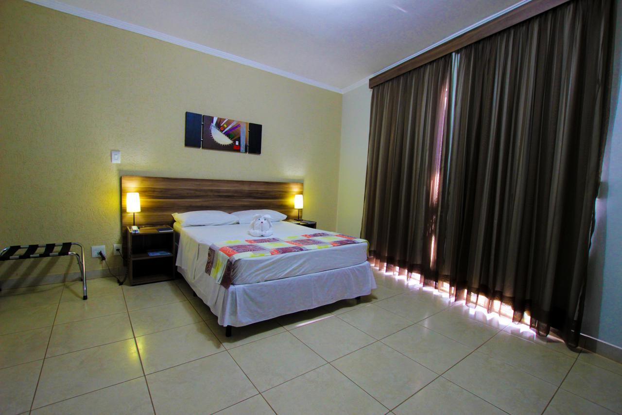 Morrinhos  Beira Lago Palace Hotel מראה חיצוני תמונה