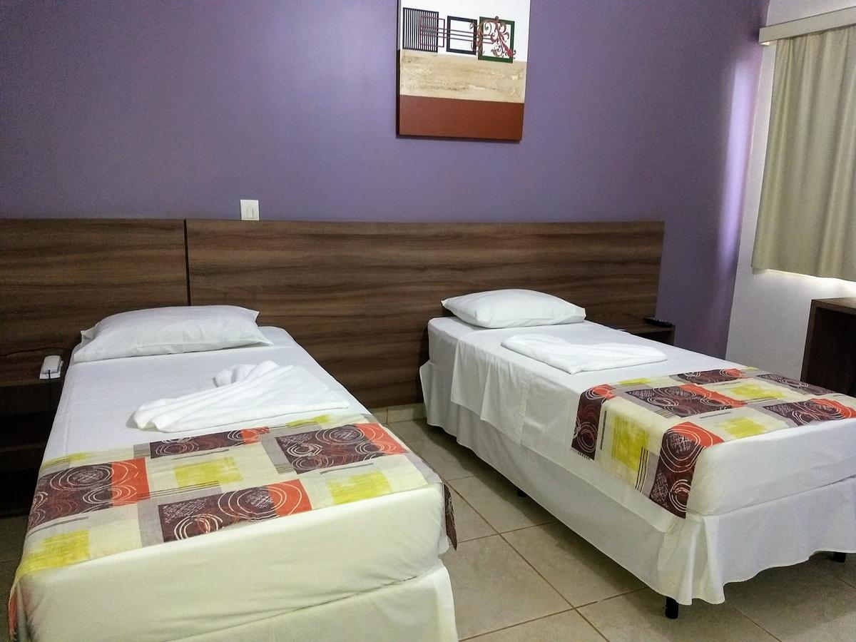 Morrinhos  Beira Lago Palace Hotel מראה חיצוני תמונה