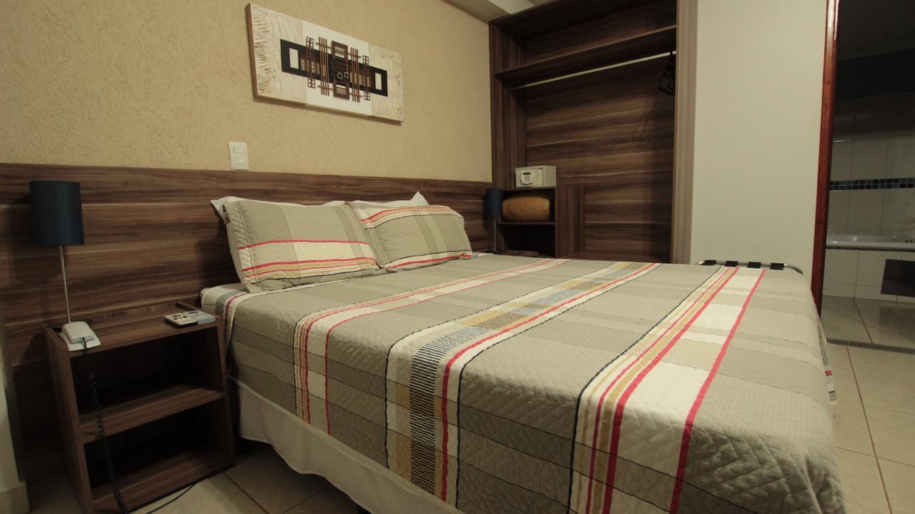 Morrinhos  Beira Lago Palace Hotel חדר תמונה