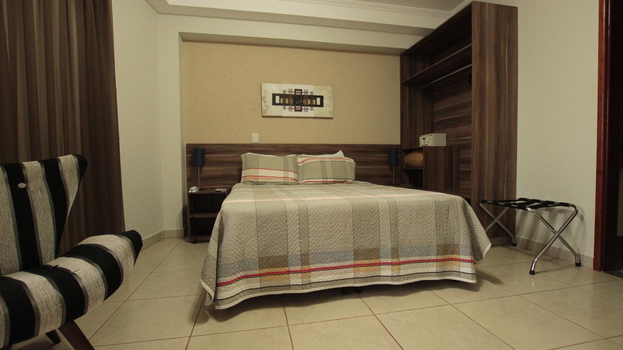 Morrinhos  Beira Lago Palace Hotel חדר תמונה