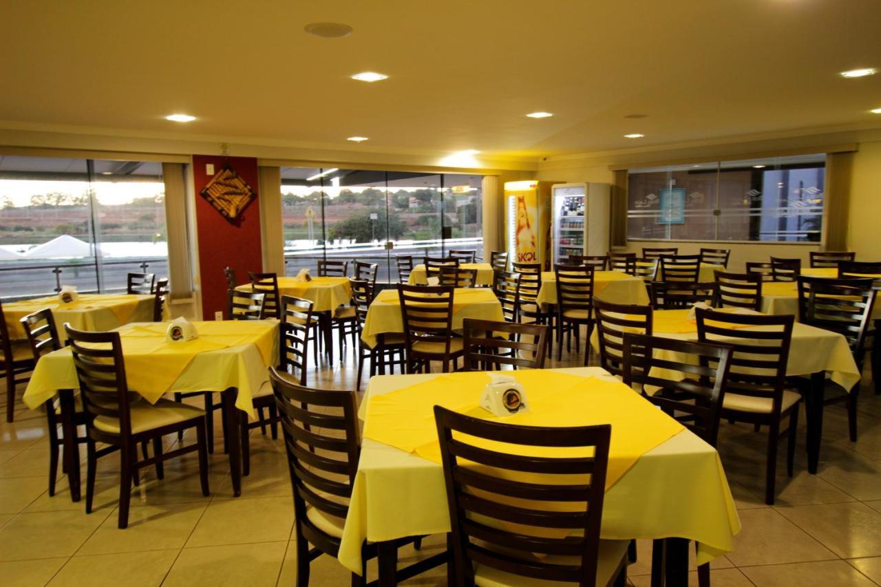 Morrinhos  Beira Lago Palace Hotel מראה חיצוני תמונה
