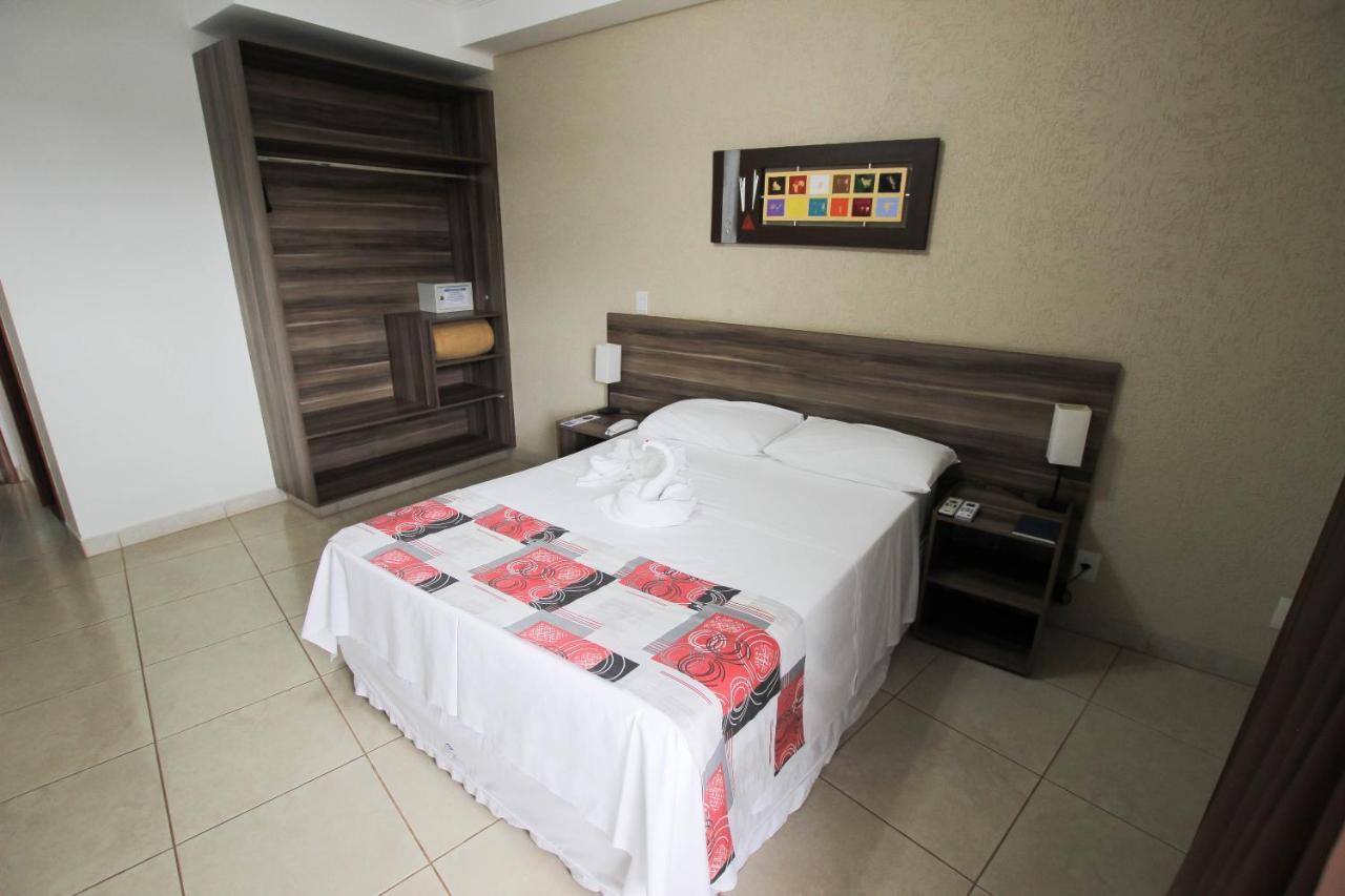 Morrinhos  Beira Lago Palace Hotel מראה חיצוני תמונה